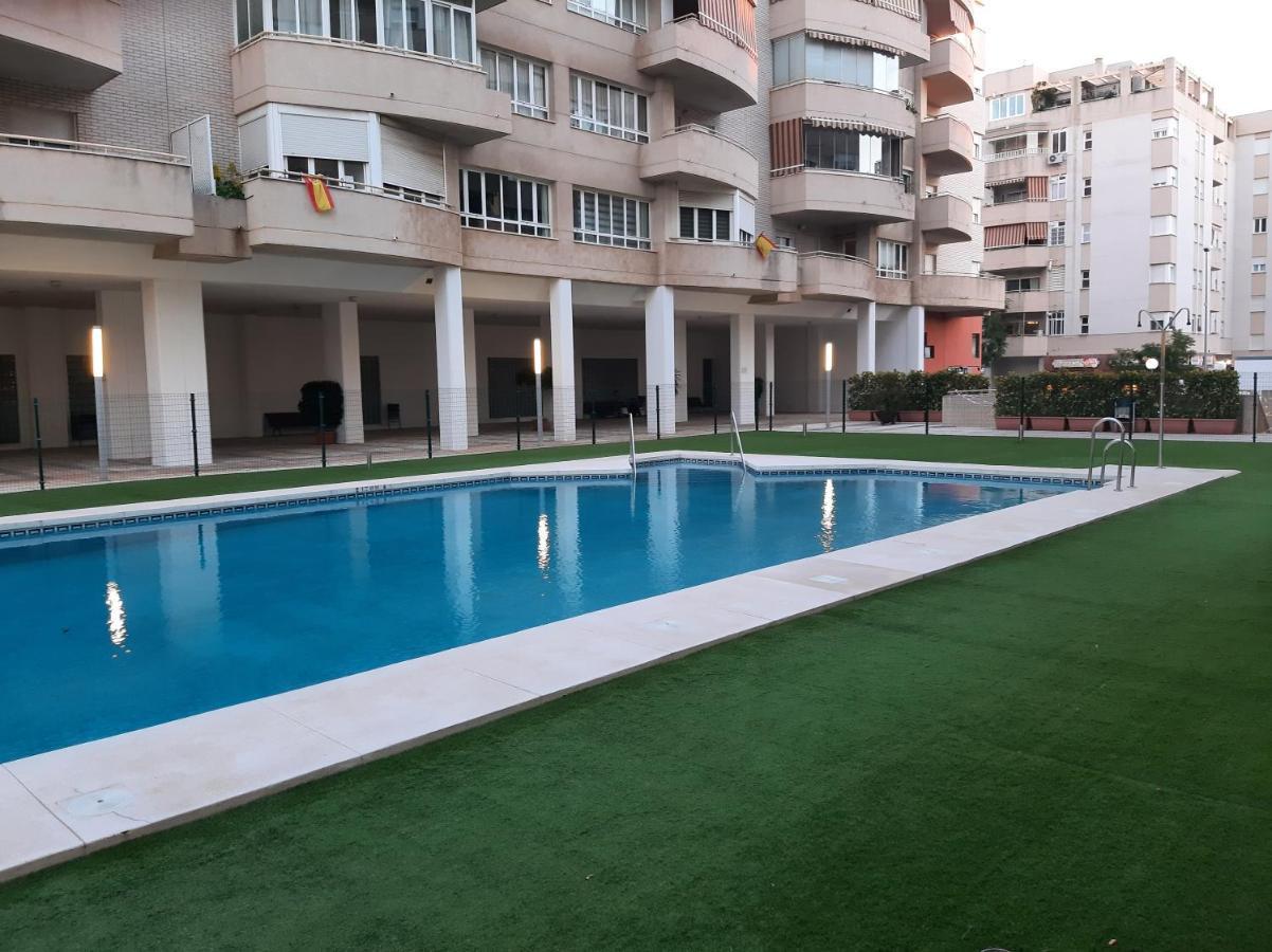 Appartement Wintowinrentals Teatinos, Metro, Free Parking & Pool. *