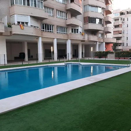 Wintowinrentals Teatinos, Metro, Free Parking & Pool. Málaga Buitenkant foto