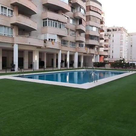 Wintowinrentals Teatinos, Metro, Free Parking & Pool. Málaga Buitenkant foto