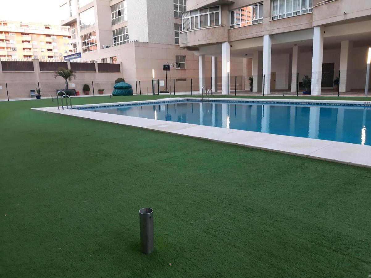 Apartment Wintowinrentals Teatinos, Metro, Free Parking & Pool. *