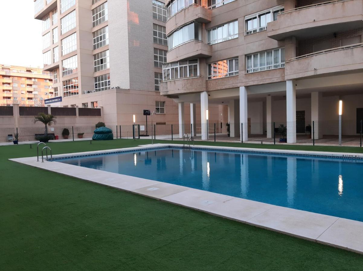 Wintowinrentals Teatinos, Metro, Free Parking & Pool. Apartment *